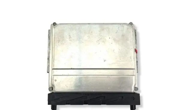 Volvo XC70 Engine control unit/module 0261207392 08627757A