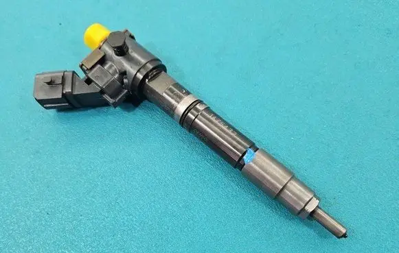 Fuel injector