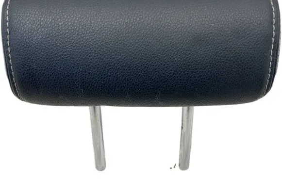 Toyota Prius (XW30) Rear seat headrest 