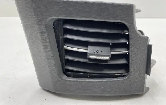 Toyota Prius (XW30) Dashboard side air vent grill/cover trim 5565047120 5566147070
