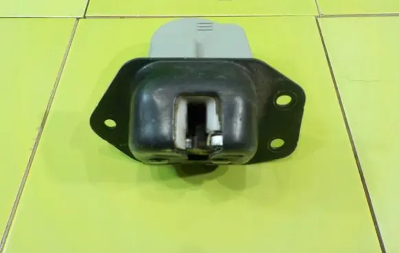 Nissan X-Trail T31 Tailgate exterior lock XP266