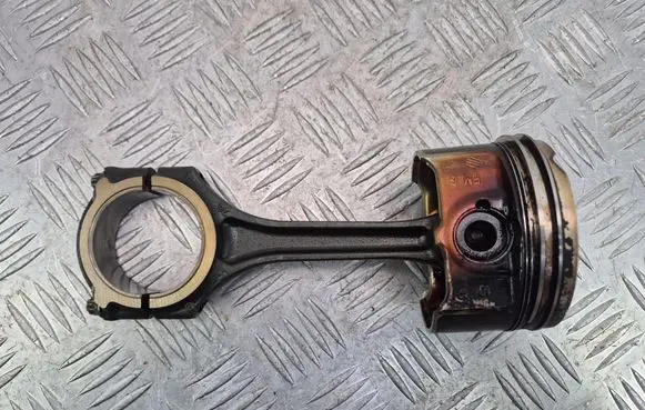 Mercedes-Benz E W212 Piston with connecting rod 0821RA M271820