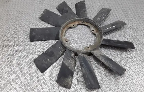 BMW 5 E39 Fan impeller 17233639