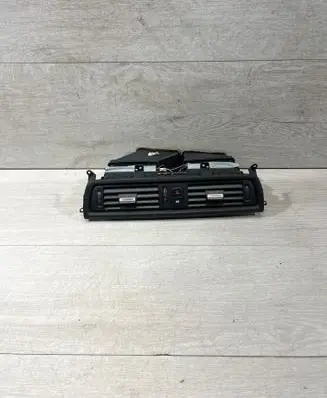 BMW 5 F10 F11 Dash center air vent grill 9192897 0796209