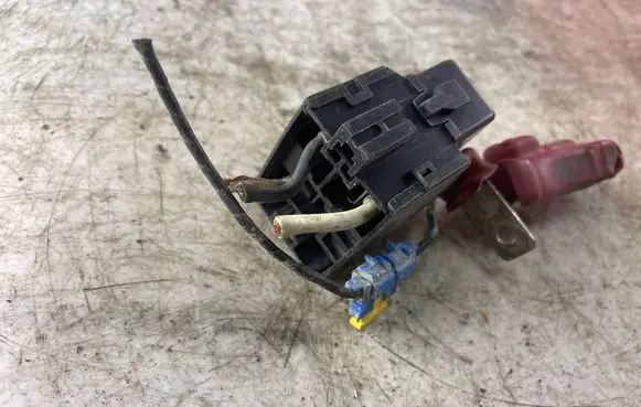 Mitsubishi Pajero Sport I Positive wiring loom 