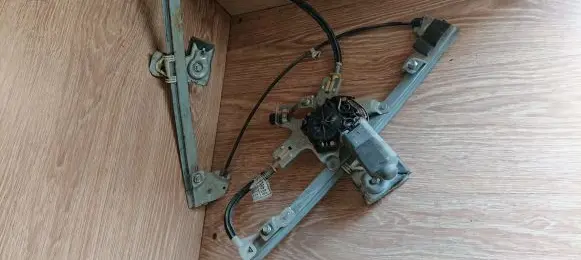 Seat Ibiza II (6k) Front door electric window regulator 