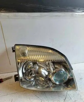 Nissan X-Trail T30 Headlight/headlamp
