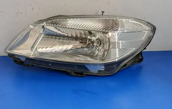 Skoda Fabia Mk2 (5J) Headlight/headlamp