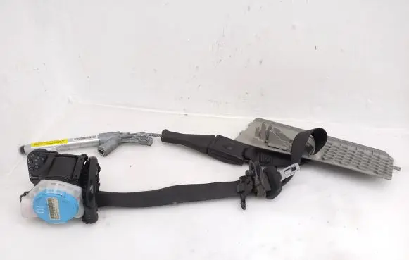 Opel Insignia A Front seatbelt 3063559