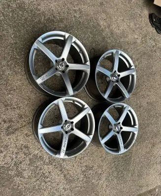 Toyota Celica T230 R18 alloy rim 