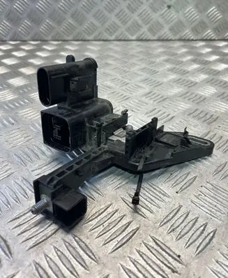 BMW 3 F30 F35 F31 Current control relay 9225017