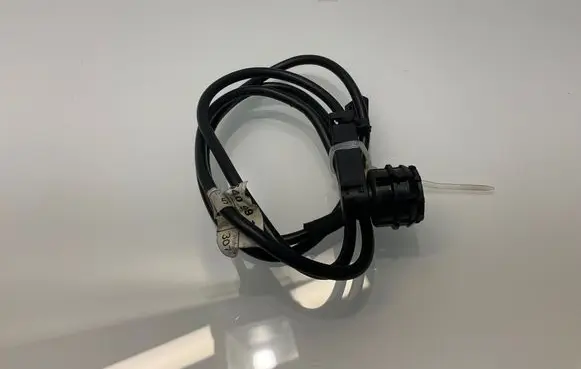 Mercedes-Benz CLS C219 AUX in-socket connector 