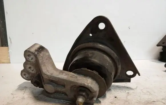 Hyundai i30 Engine mount vacuum valve 