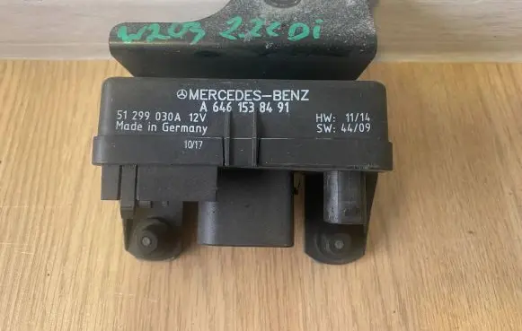 Mercedes-Benz C W203 Glow plug pre-heat relay A6461538491 51299030A