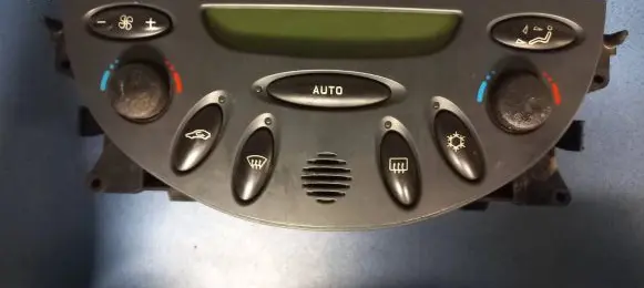 Citroen C5 Climate control unit 89490001