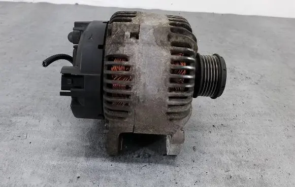 Volkswagen PASSAT B6 Generator/alternator 021903026L