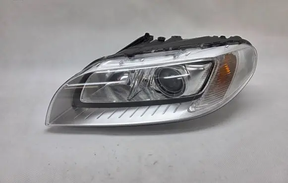 Volvo XC70 Headlight/headlamp 31420013