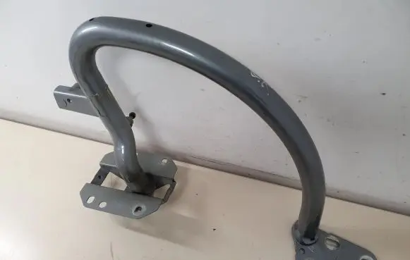 Tailgate/trunk/boot hinge
