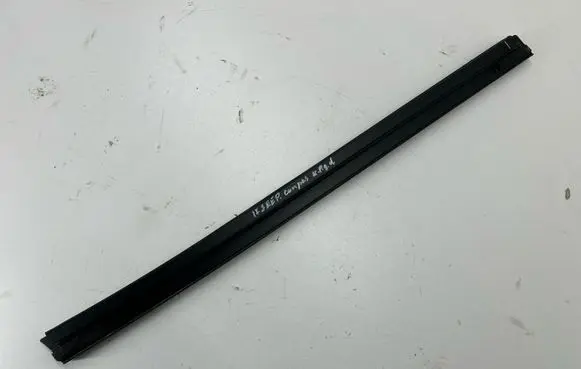 Jeep Compass Rubber seal rear door window/glass 68533549AA 68242129