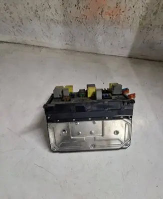Mercedes-Benz Vito Viano W639 Fuse module 6395450201 A6395450101