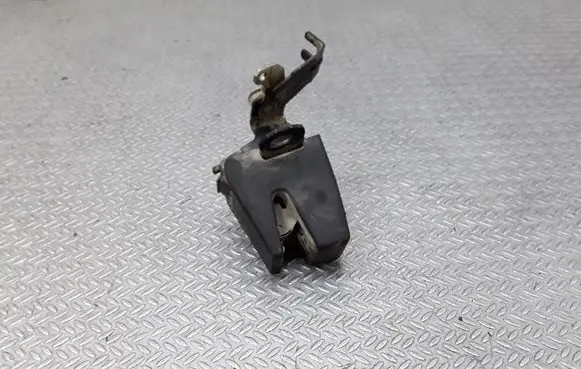 Loading door lock