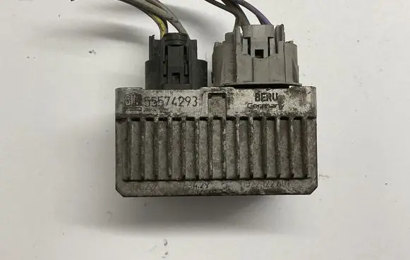 Opel Corsa D Glow plug pre-heat relay 55574293