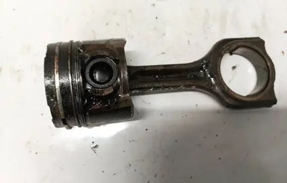 Mazda 3 I Piston with connecting rod 