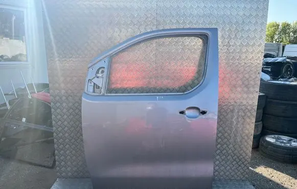Opel Vivaro Front door