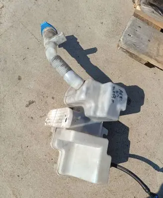 Audi Q3 8U Windshield washer fluid reservoir/tank 8D0955451 8U0955451