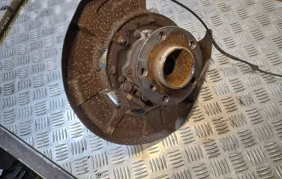 BMW X5 E70 Rear wheel hub 6770983