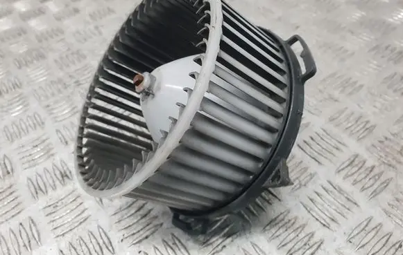 Mazda 3 I Heater fan/blower 8940000 BN7N01