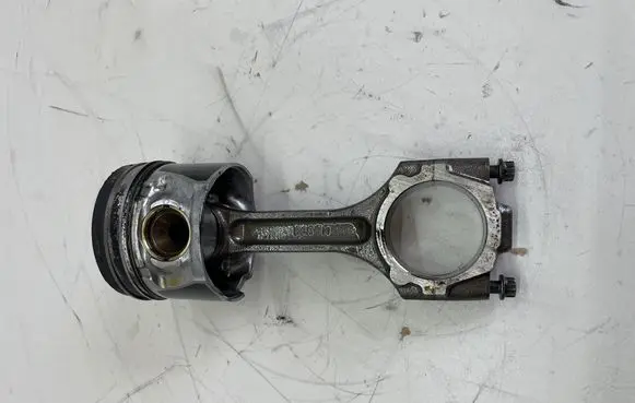 Hyundai Santa Fe Piston with connecting rod B6AD