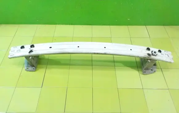 Nissan Juke I F15 Front bumper support beam PRZOD