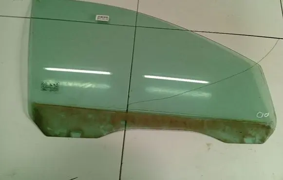 Ford Focus Front door window glass four-door As2