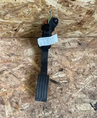 Ford Focus Accelerator throttle pedal JX619F836A JX612D094A JX617B633A
