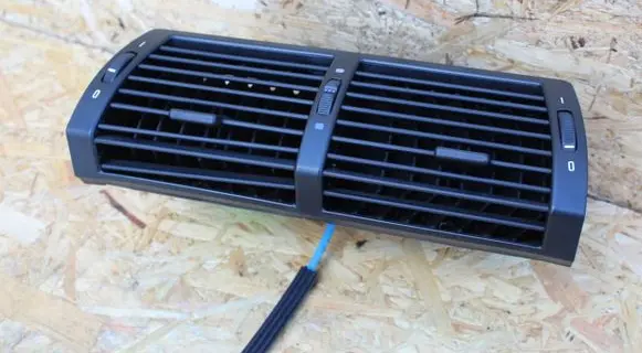 BMW X5 E53 Dash center air vent grill 8402221