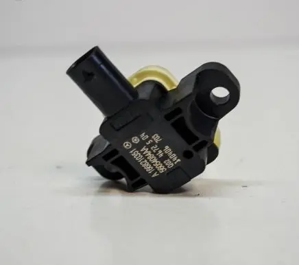 Mercedes-Benz CLA C117 X117 W117 Airbag deployment crash/impact sensor A1668210351
