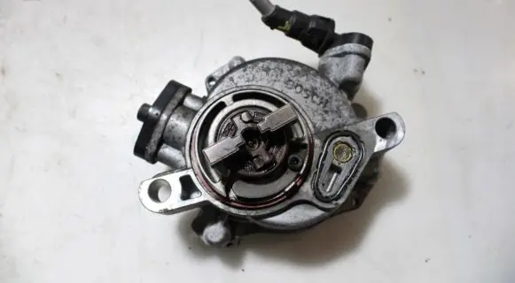 Citroen DS3 Vacuum pump