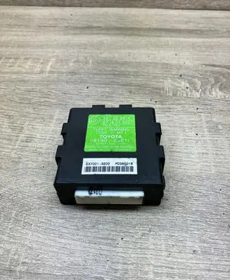 Toyota Avensis T250 Alarm control unit/module 0819005810