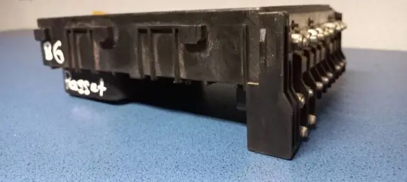 Volkswagen PASSAT B6 Fuse module 3C0937125