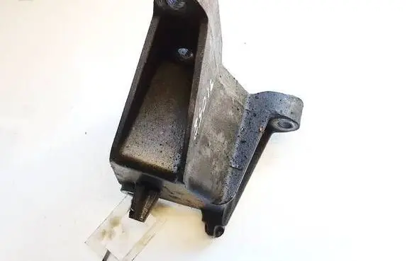 Opel Insignia A Engine mount bracket 13228288