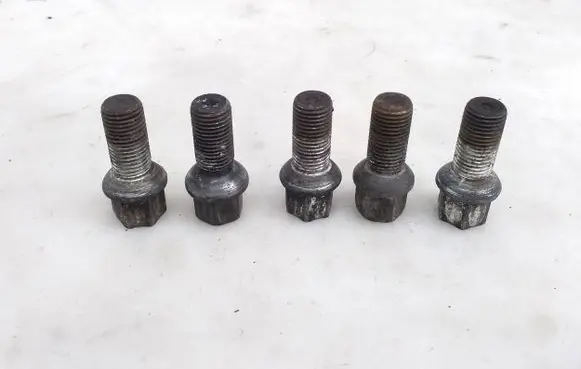 Nuts/bolts