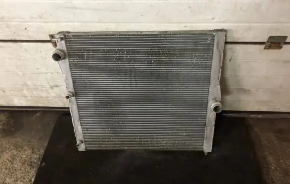 BMW X6 E71 Coolant radiator 7576305