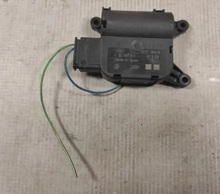 Volkswagen Crafter Air flap motor/actuator 0132801373