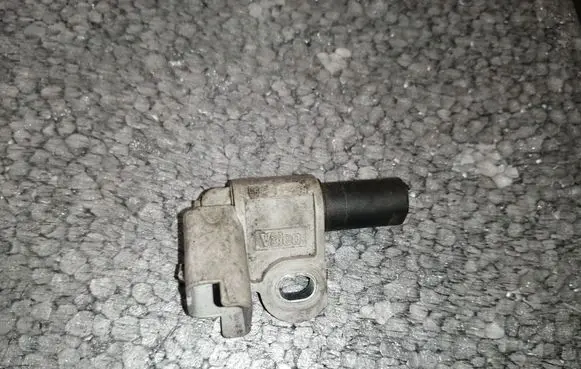Camshaft position sensor