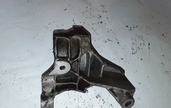 Opel Antara Power steering pump mounting bracket 96628776