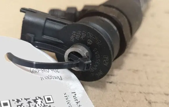 Peugeot 206 Fuel injector 0986435085 A260786280