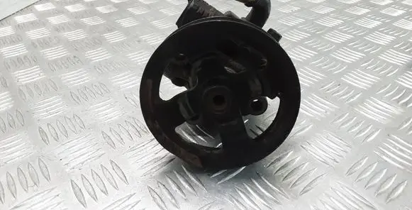 Toyota Corolla Verso E121 Power steering pump