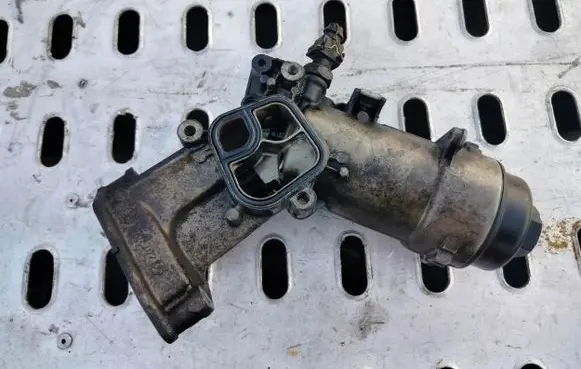 BMW 5 E60 E61 Engine oil radiator 7787072 6740330110