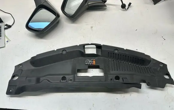 Opel Mokka Radiator trim 95079808